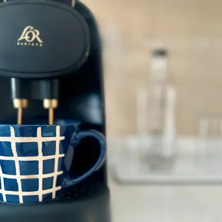 Canaryislandshost L Cala *