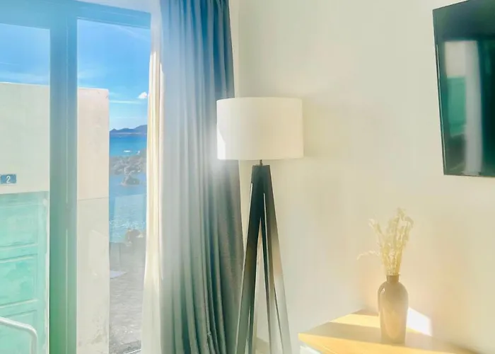 Canaryislandshost L Cala Punta Mujeres