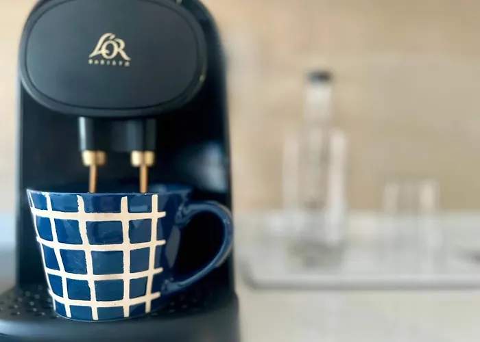 Canaryislandshost L Cala *